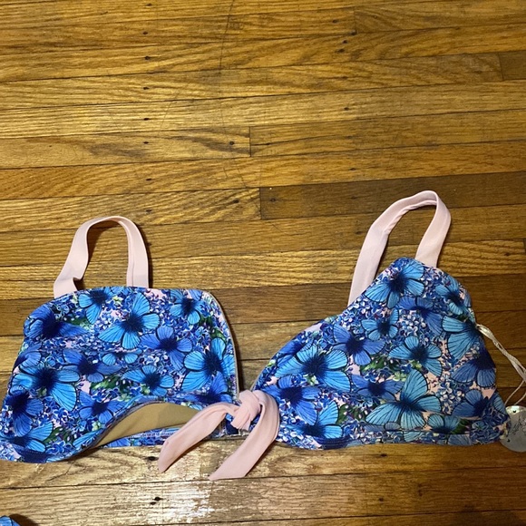 ⭐️NEW⭐️ Plus Size Alpine Butterfly Bathing Suit - Picture 8 of 9